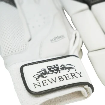 NEWBERY PLAYER GLOVES (25) - Image 3